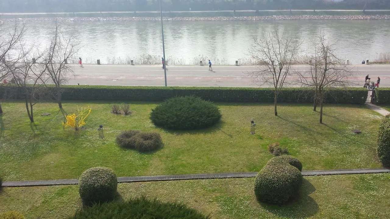 Verona Amazing River View Apartment